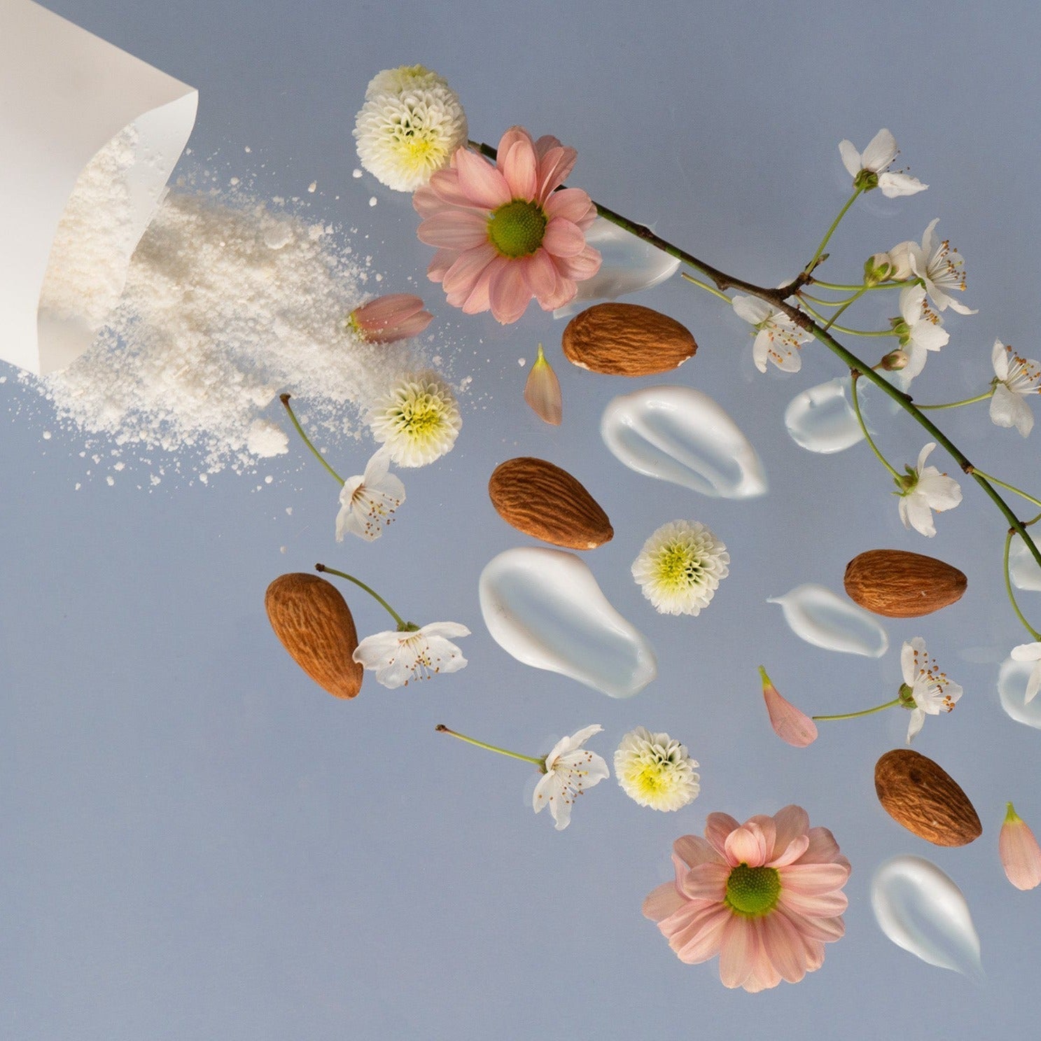 Pulver wird zu Schaum mit Rich almond Duft