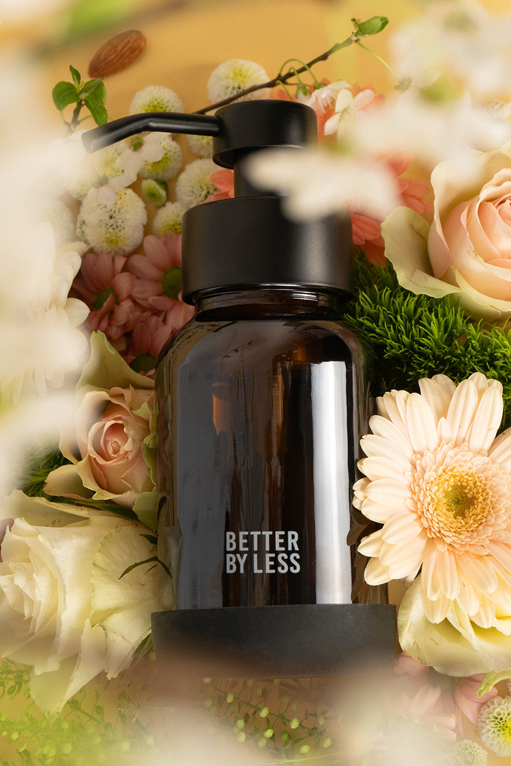 Hochwertiger braunglas Spender für jedes Interior und Einrichtung von Better by Less