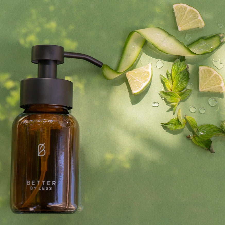 Spender und Pulverschaumseife mit Green Gratitude Duft