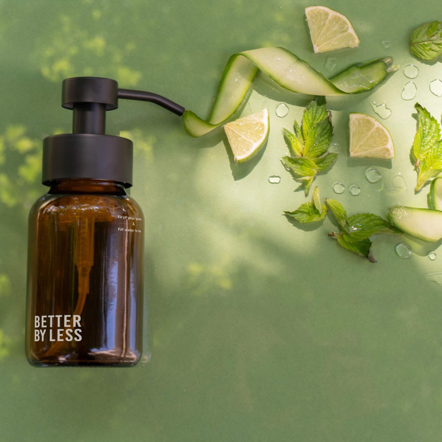 Spender und Pulverschaumseife mit Green Gratitude Duft